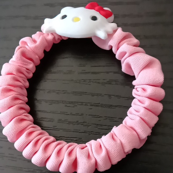 NEW Hello Kitty Bundle with Rare Boba Tea Hello Kitty Enamel Pin - Picture 4 of 8